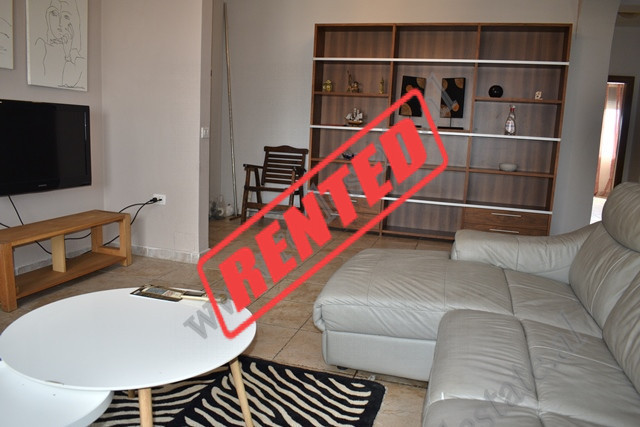 Apartament 3+1 per qira ne rrugen Haxhi Hysen Dalliu ne Tirane.

Ndodhet ne katin e 6 te nje palla